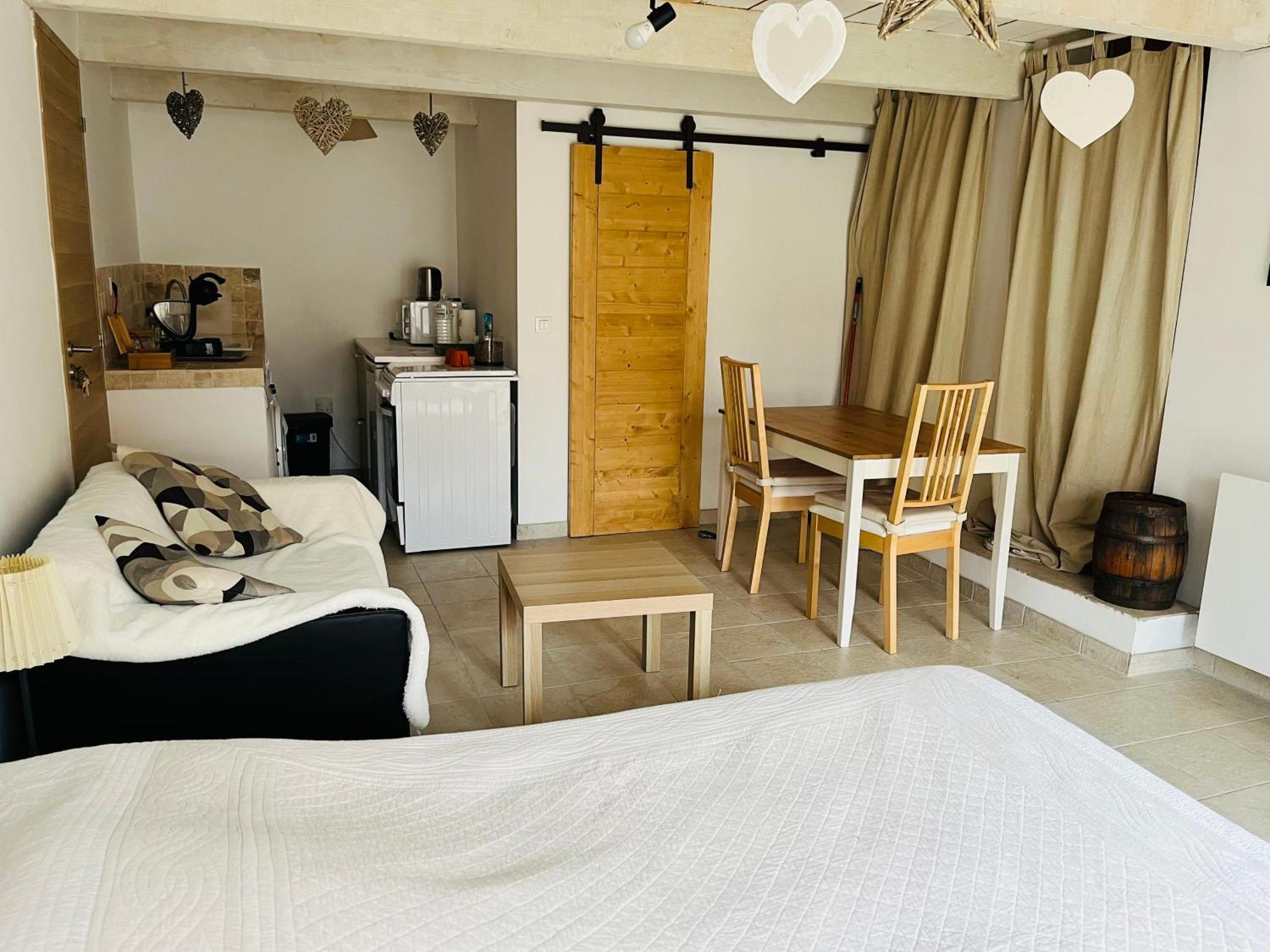Chez Nous Otel Mérindol Dış mekan fotoğraf