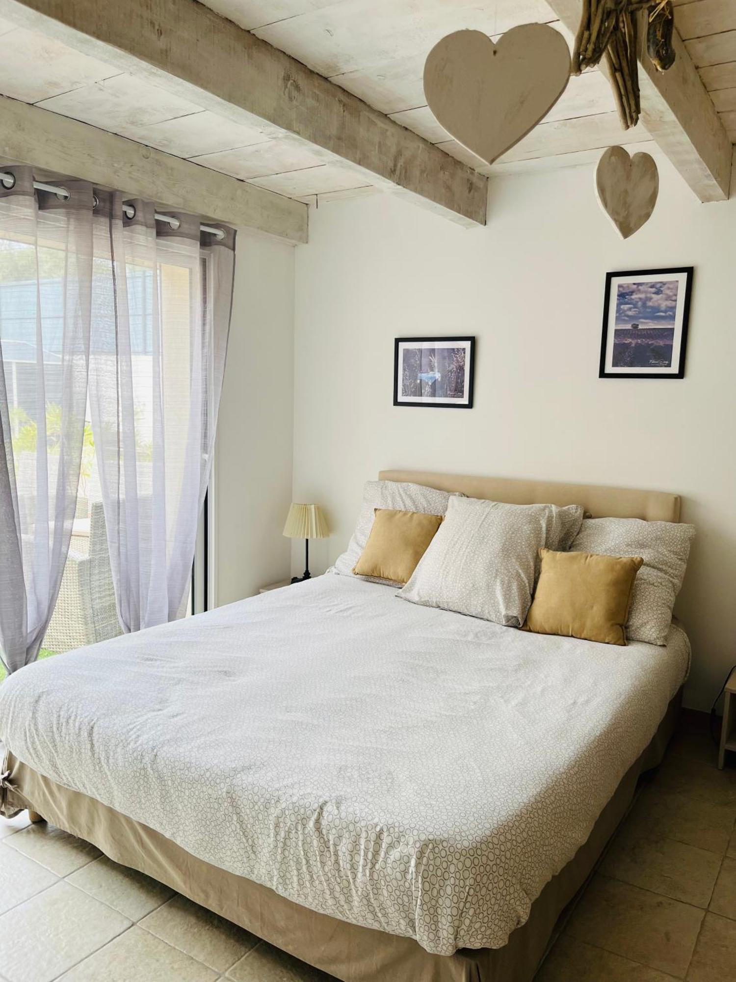 Chez Nous Otel Mérindol Dış mekan fotoğraf