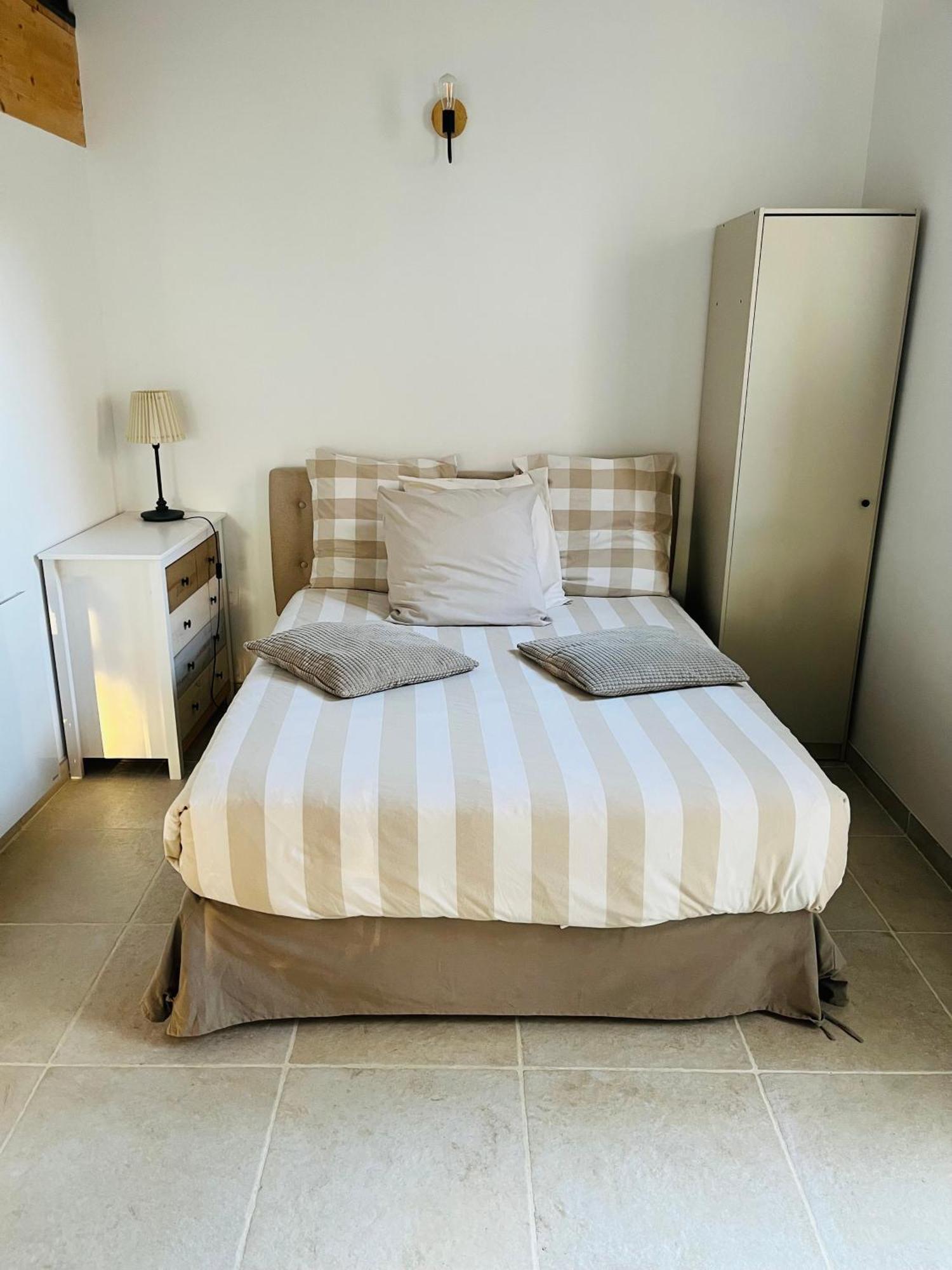 Chez Nous Otel Mérindol Dış mekan fotoğraf