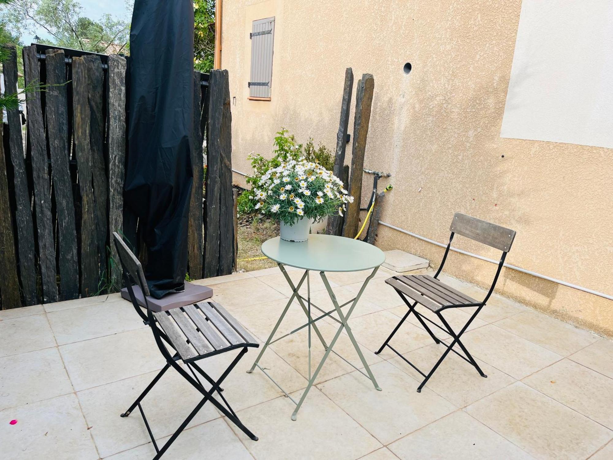 Chez Nous Otel Mérindol Dış mekan fotoğraf